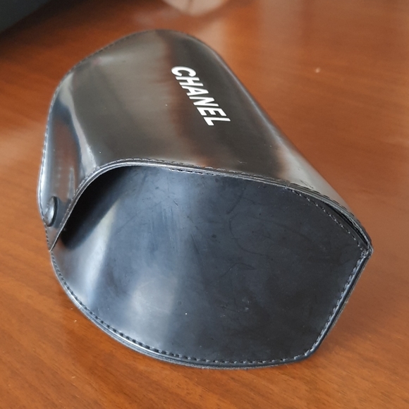 Chanel Authentic Sugglass case - Picture 4 of 5